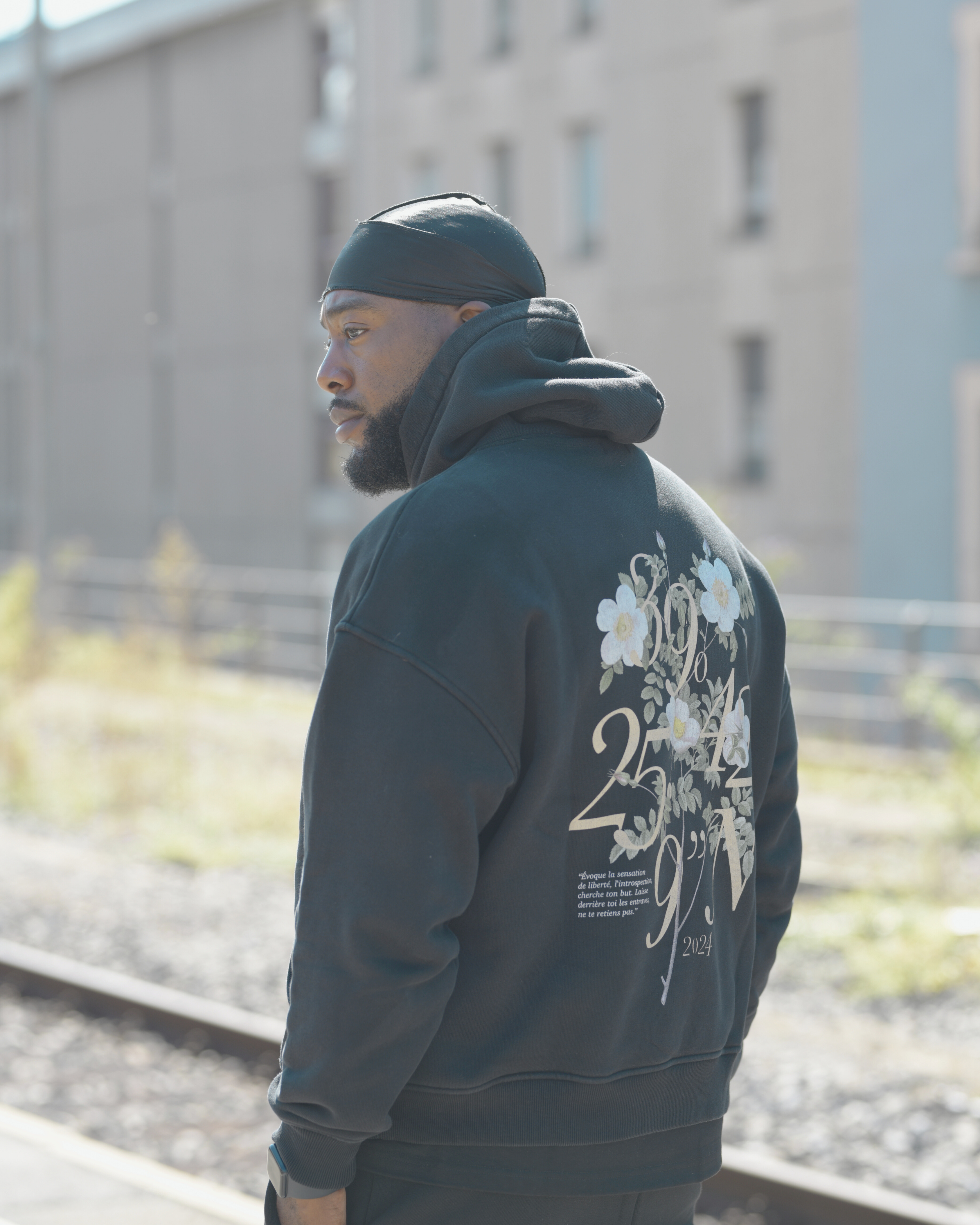 ÂME COMPLÈTE – FULL SET (HOODIE + PANTALON + TEE offert)