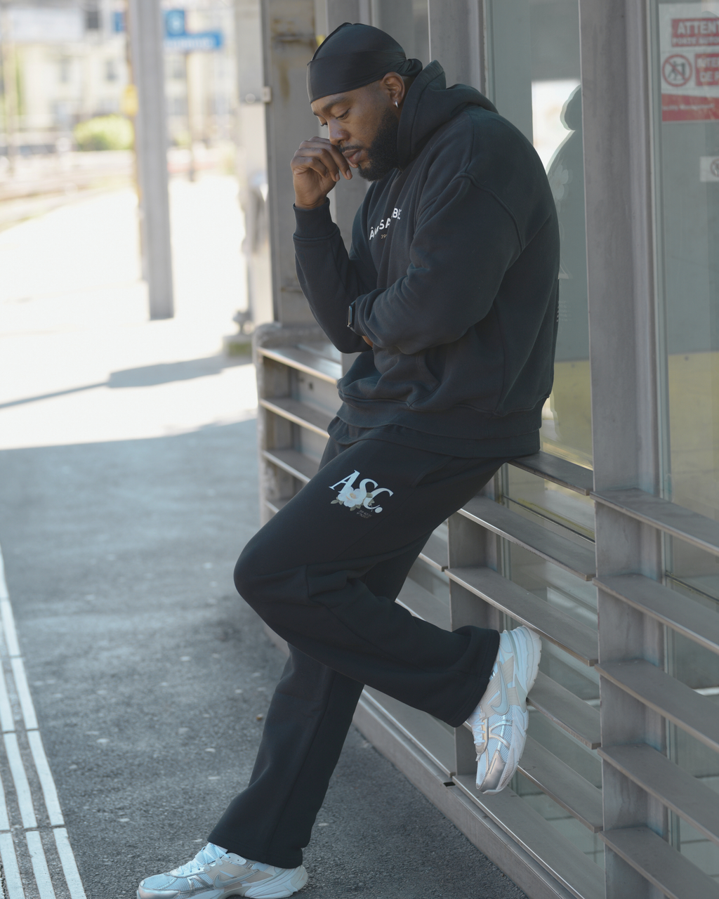 ÂME COMPLÈTE – FULL SET (HOODIE + PANTALON + TEE offert)