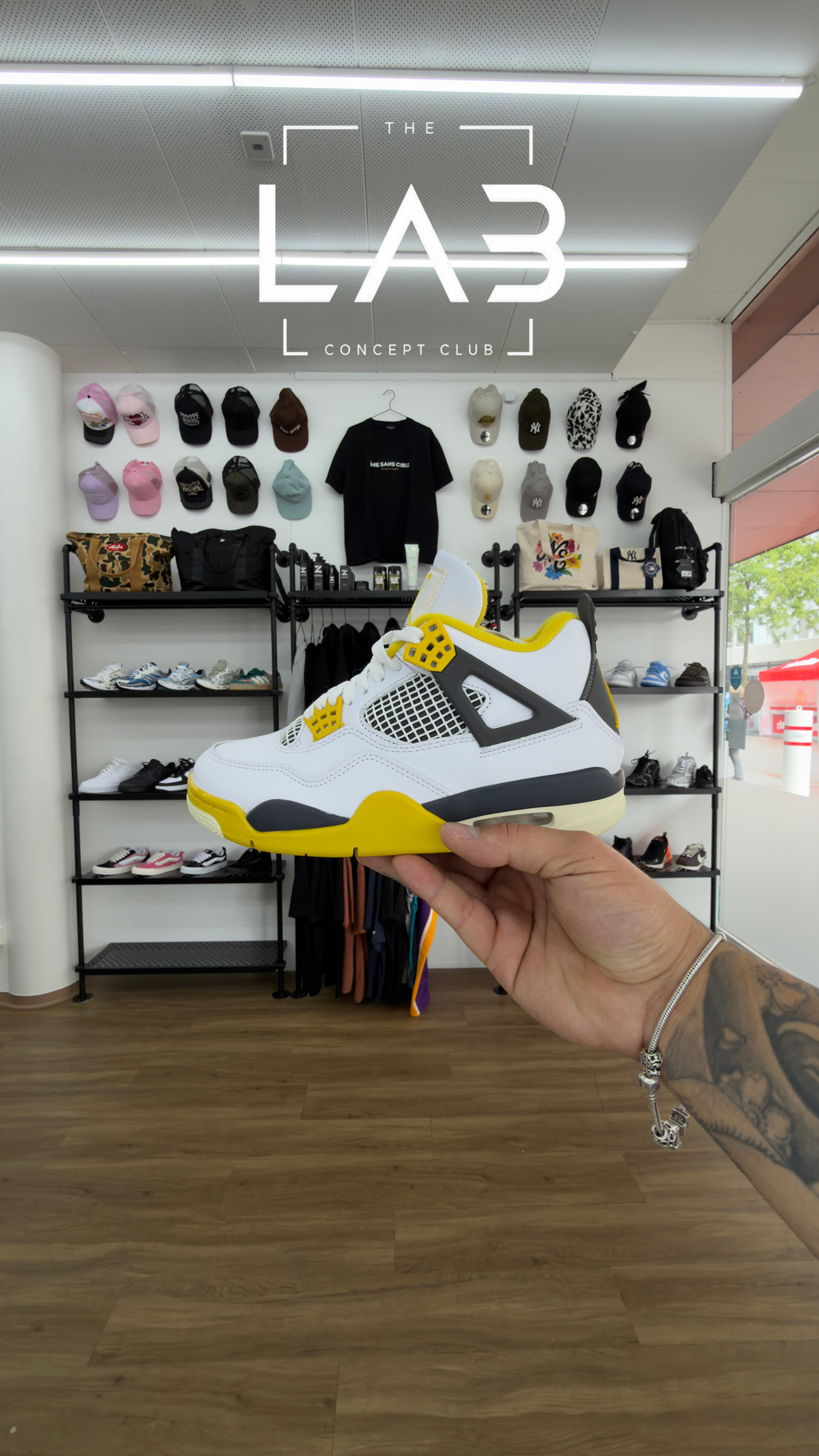 Jordan 4 Retro Vivid Sulfur