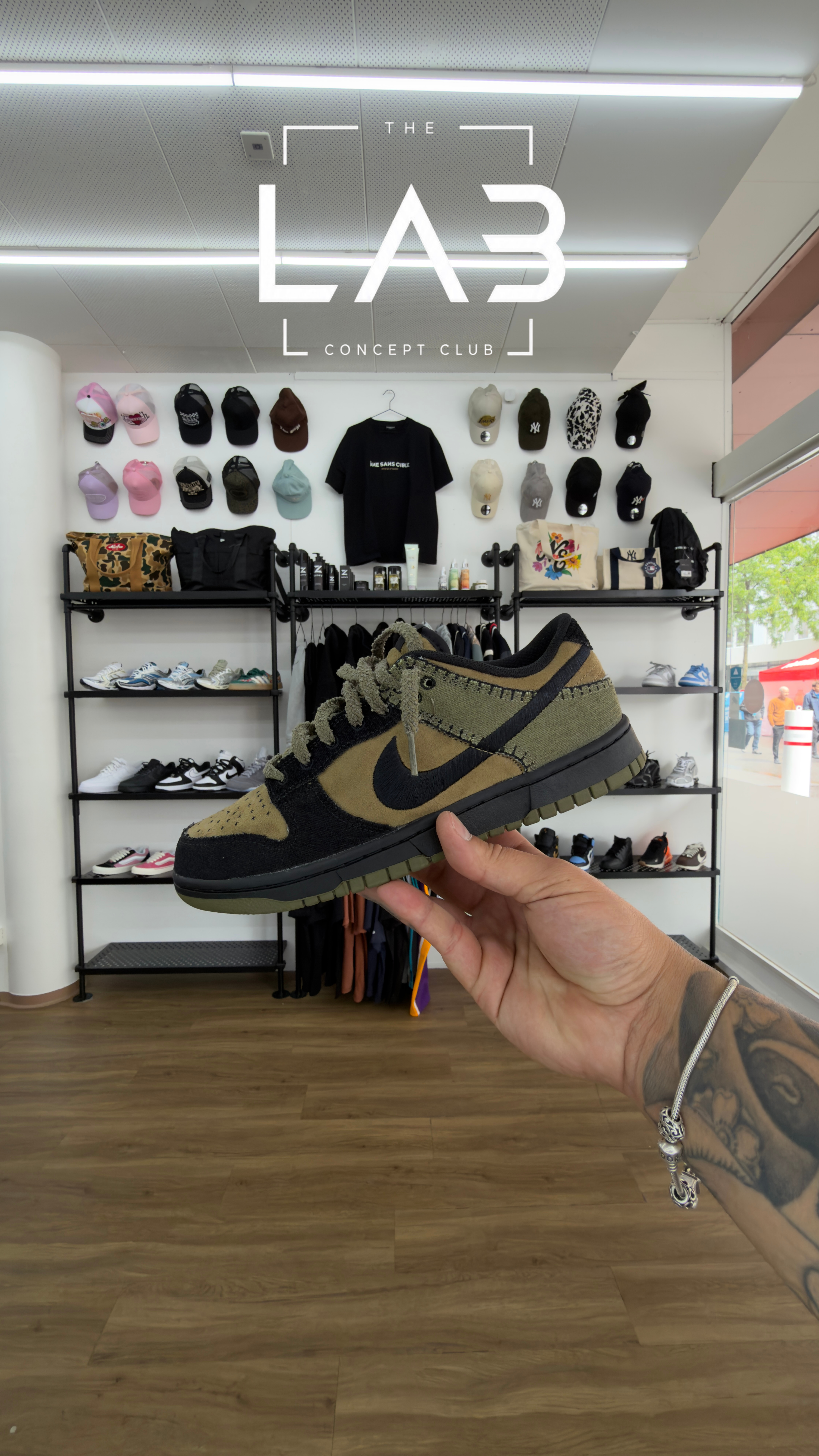Nike Dunk Low Retro Camo Olive