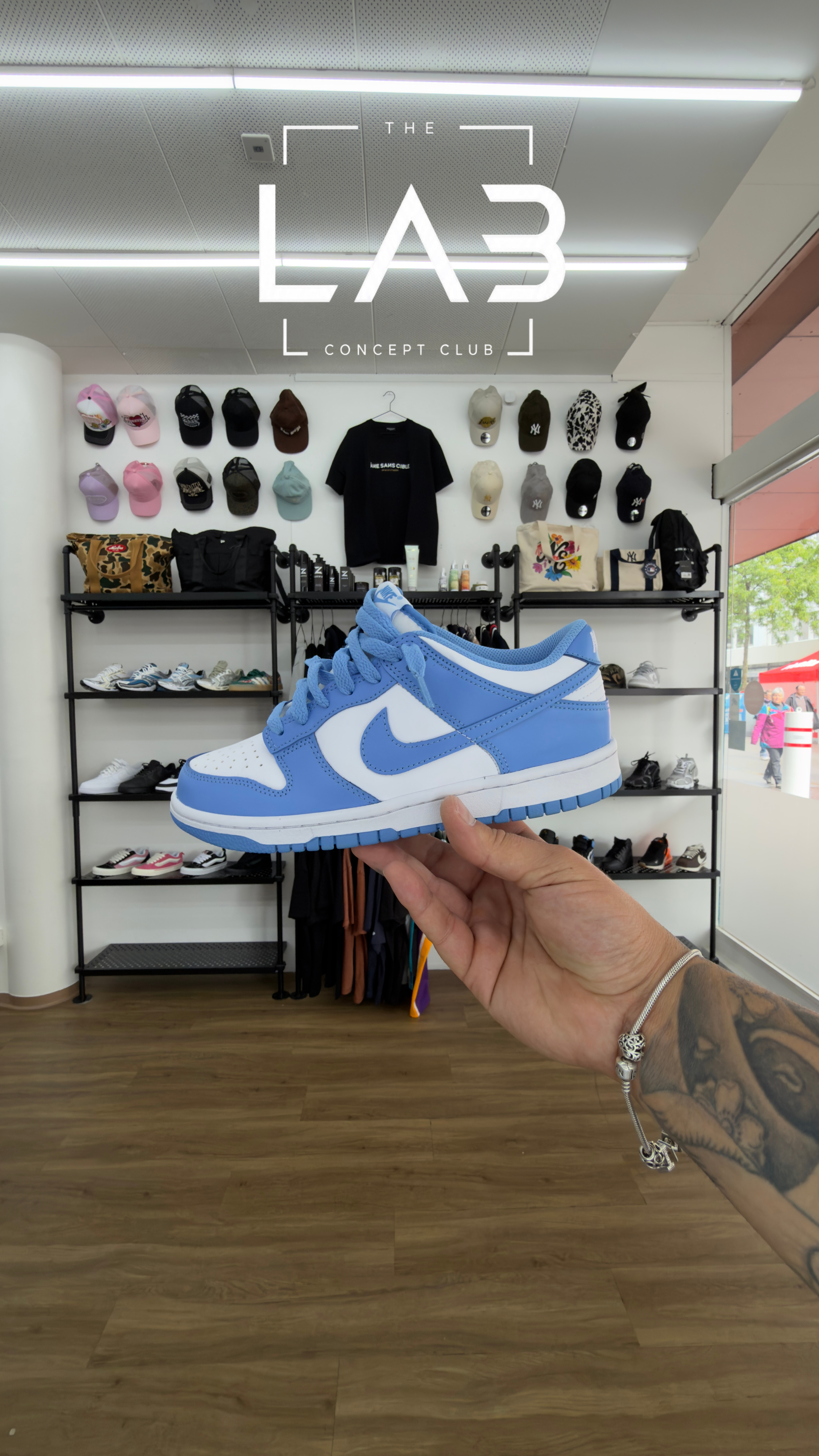 Nike Dunk Low UNC