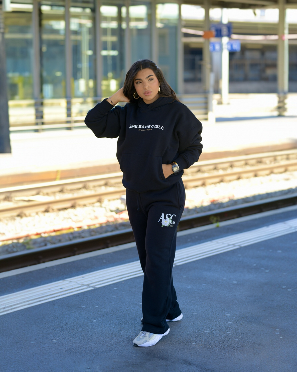 ÂME COMPLÈTE – FULL SET (HOODIE + PANTALON + TEE offert)