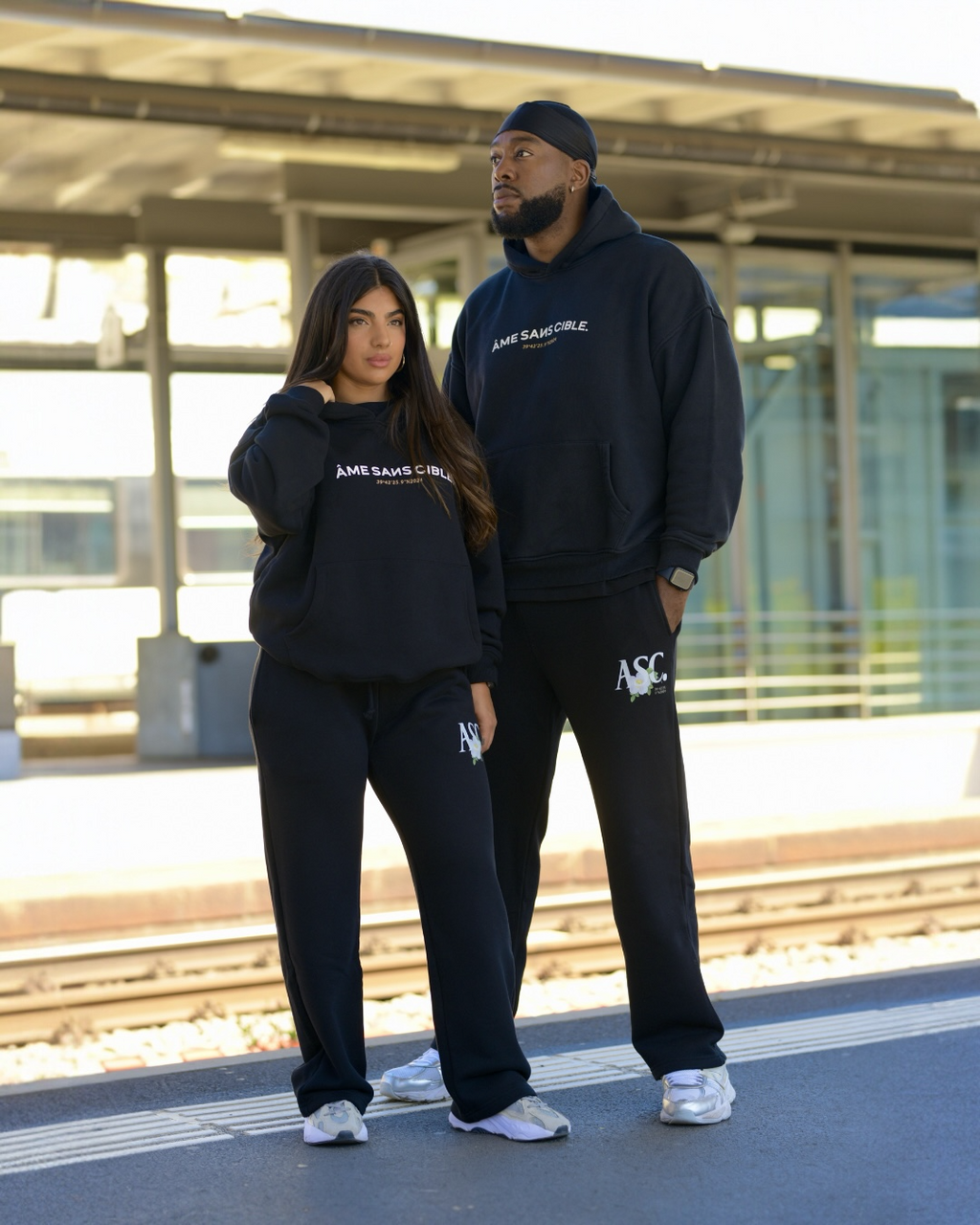 ÂME COMPLÈTE – FULL SET (HOODIE + PANTALON + TEE offert)